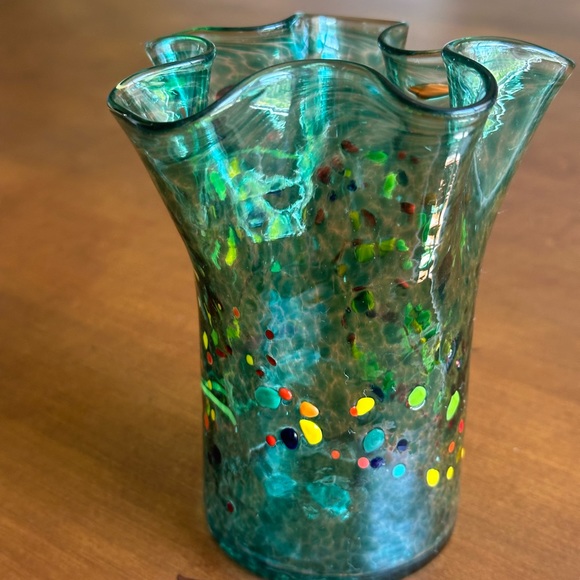 Murano Style Confetti Ruffle
Rim Art Glass Vase R Makers Mark
5" Tall - Picture 5 of 12